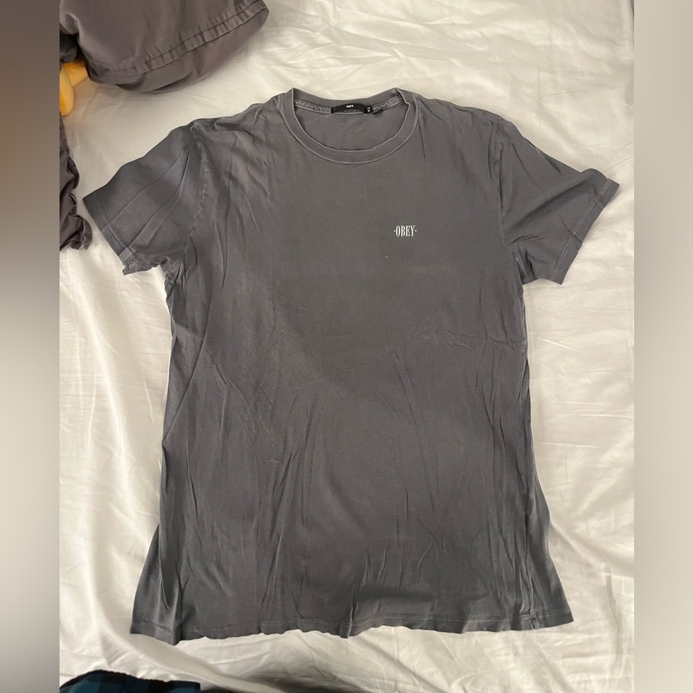 Grey tshirt